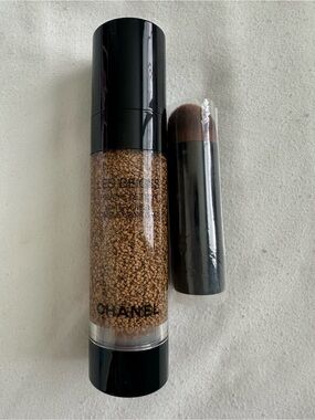 CHANEL Les Beiges Water-Fresh Complexion Touch - Beige